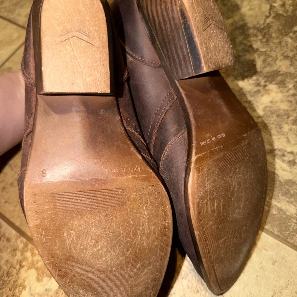 Ariat Brown Leather Lace-Up Women's Ankle Booties - Picture 5 of 6